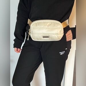 VINEYARD VINES | Belt Bag | Puffer